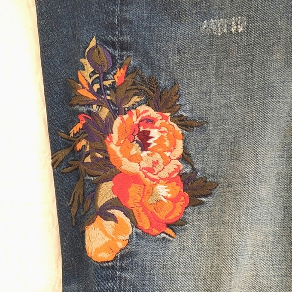Sundance Driftwood Audrey Embroidered Distressed Jeans, Size 32 / women's 12 - Picture 5 of 13